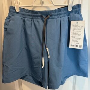 Men’s Lululemon Pool Shorts Size S